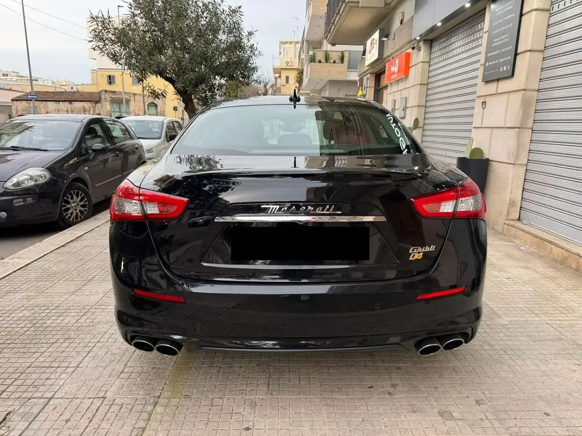 Usata Maserati Ghibli 250 CV (183 kW) 2017 Nero Berlina