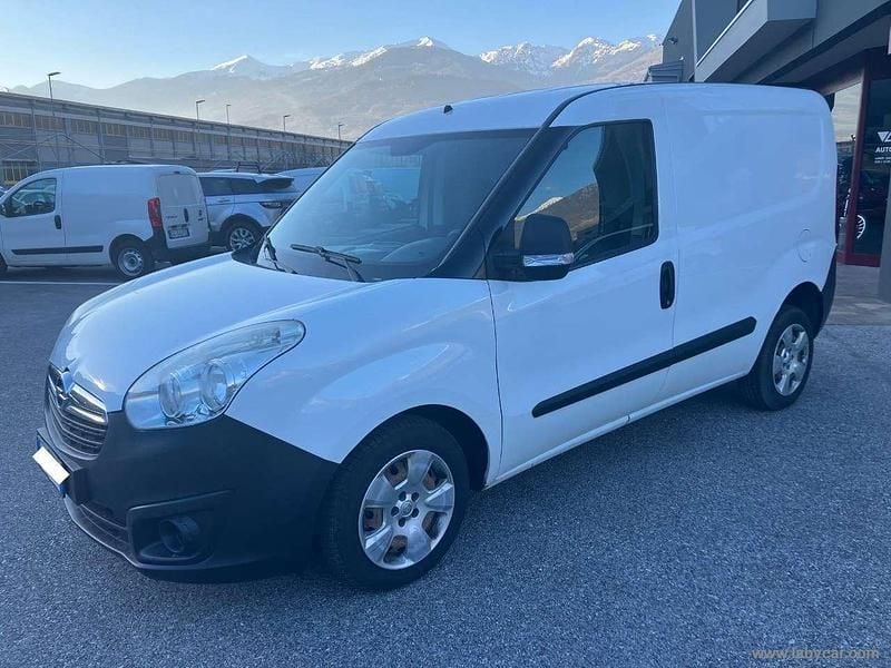 Usata Opel Combo 105 CV (77 kW) 2013 Other Monovolume