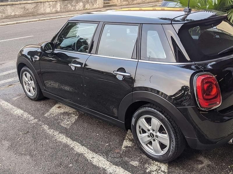 Usata Mini Cooper D Seven 116 CV (85 kW) 2017 Nero Utilitaria