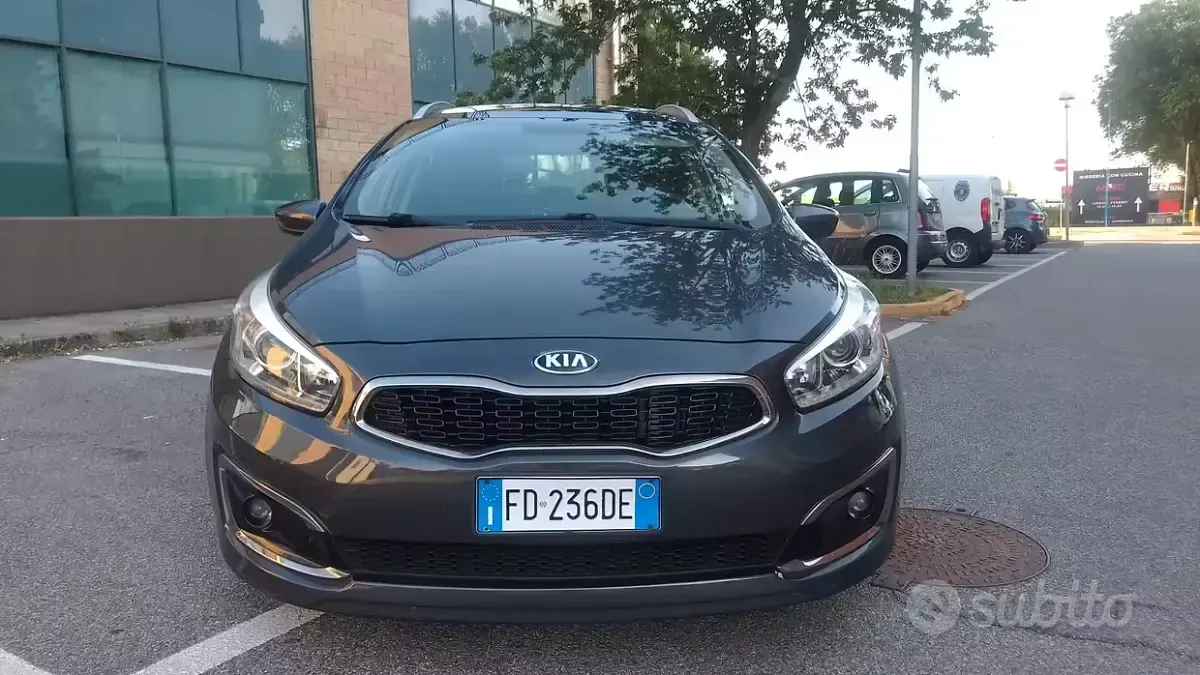 Usata Kia Ceed 110 CV (80 kW) 2016 Grigio Utilitaria