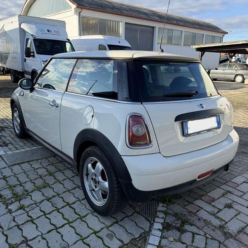 Usata Mini ONE 75 CV (55 kW) 2011 Utilitaria