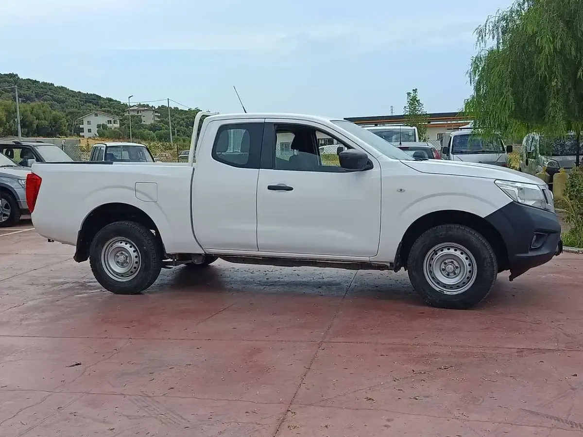 Usata Nissan Navara Acenta 163 CV (119 kW) 2018 Bianco Pick-up