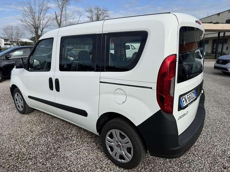Usata Fiat Doblò 95 CV (69 kW) 2018 Bianco Monovolume