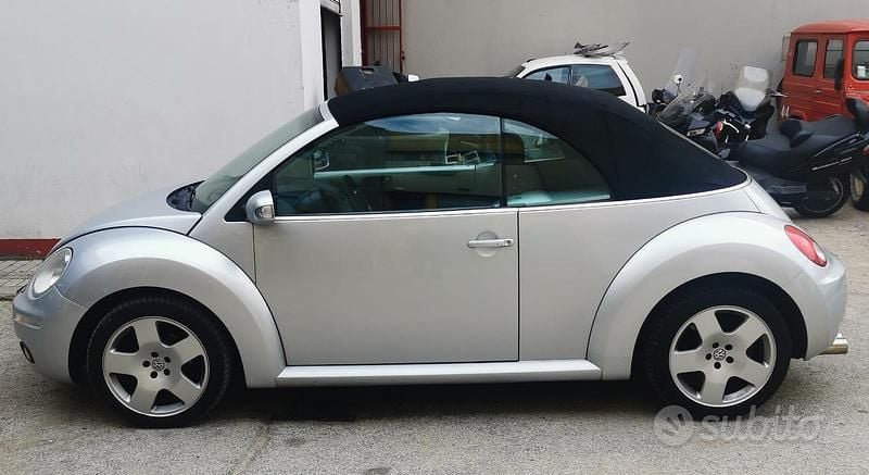Usata VW New Beetle 105 CV (77 kW) 2006 Grigio Utilitaria
