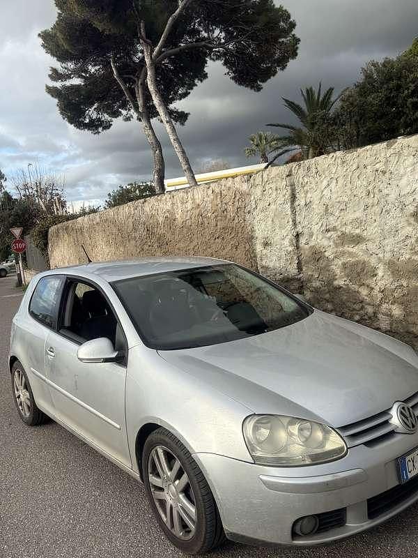 Usata VW Golf IV Sportline 140 CV (102 kW) 2005 Berlina
