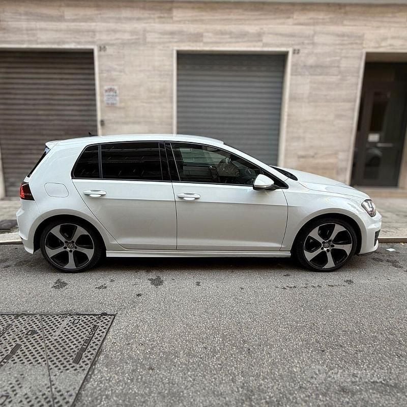 Usata VW Golf VII R-line 110 CV (80 kW) 2015 Bianco Berlina