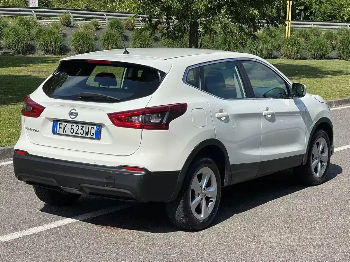 Usata Nissan Qashqai Acenta 116 CV (85 kW) 2018 Bianco SUV