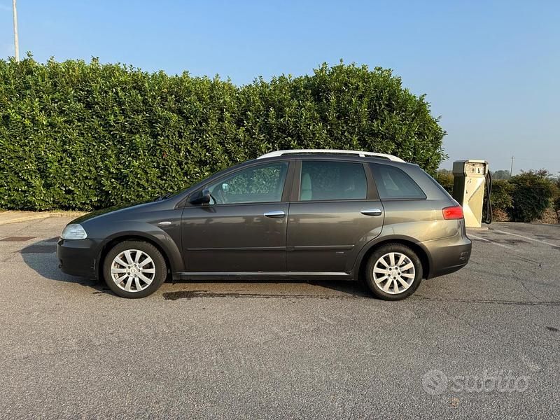Usata Fiat Croma 150 CV (110 kW) 2006 Grigio Berlina