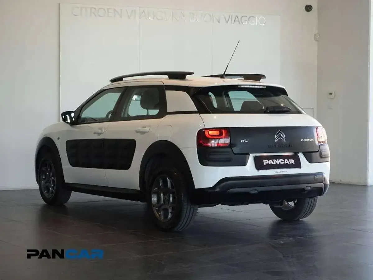 Usata Citroën C4 Shine 99 CV (72 kW) 2017 Polar white SUV