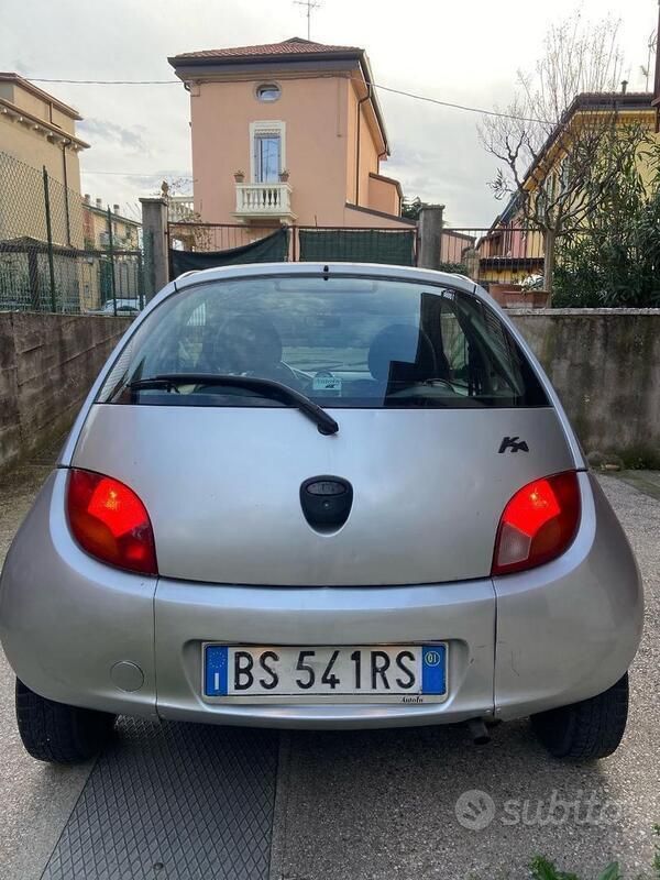 Usata 2001 Ford Ka Collection Due volumi | 750 € (Super prezzo) - Immagine 1/4