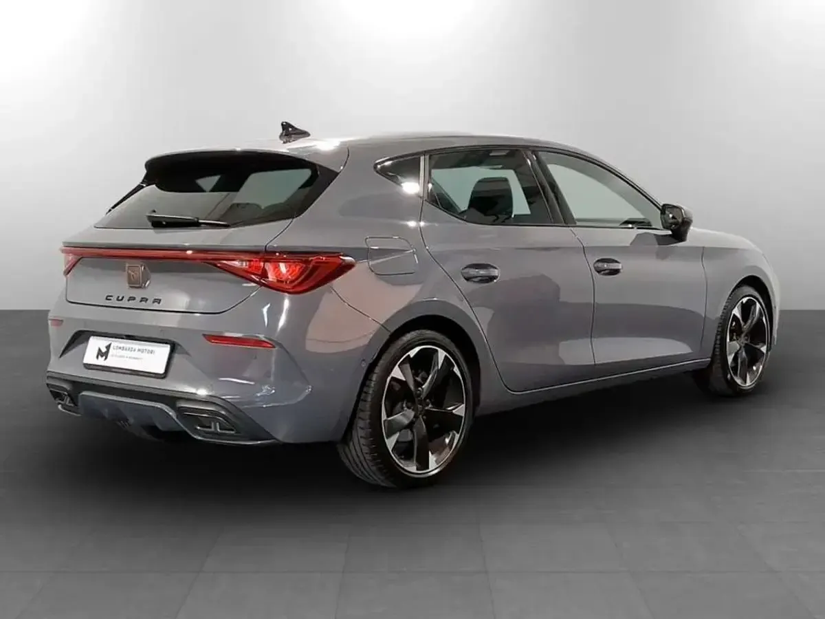 Usata Cupra Leon 150 CV (110 kW) 2023 Grigio graphene Berlina