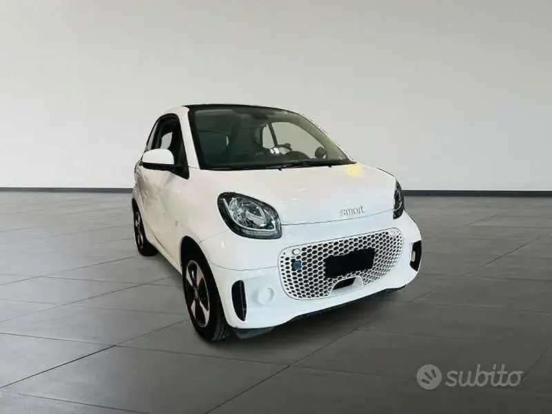 Usata Smart ForTwo Coupé Passion 60 kW (82 CV) 2024 Bianco Utilitaria