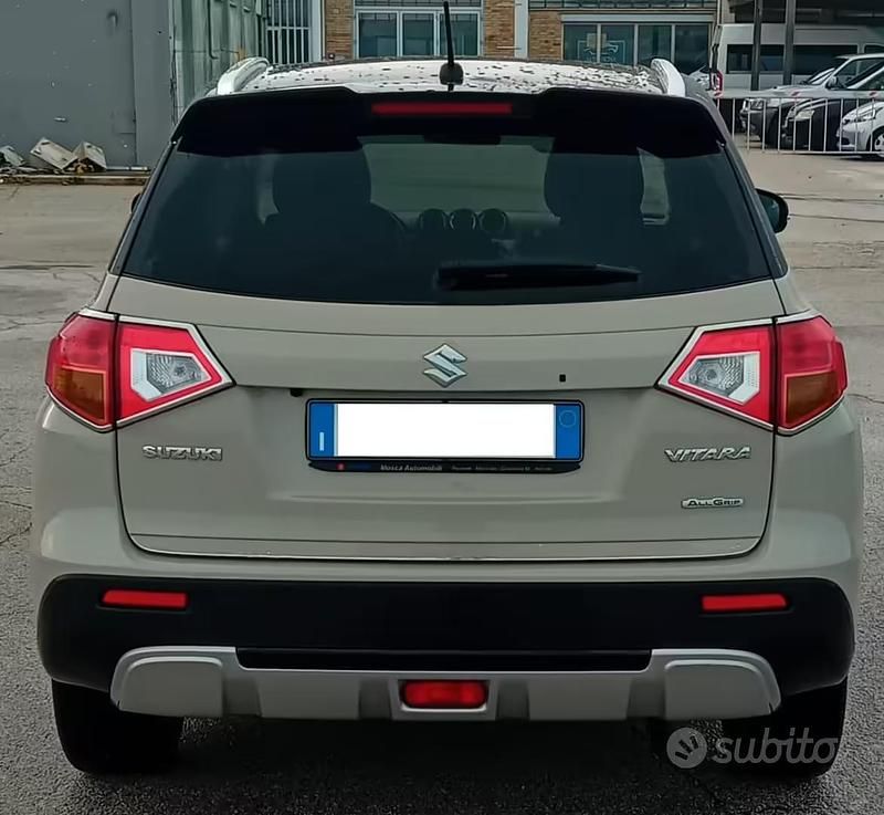 Usata Suzuki Vitara 120 CV (88 kW) 2017 Marrone SUV