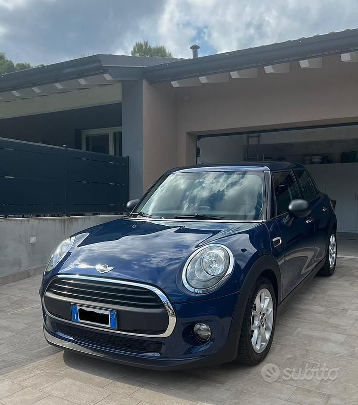 Usata Mini One D 95 CV (69 kW) 2017 Blu/azzurro Utilitaria