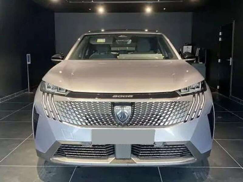 Usata Peugeot 3008 Allure 136 CV (100 kW) 2024 Grigio SUV