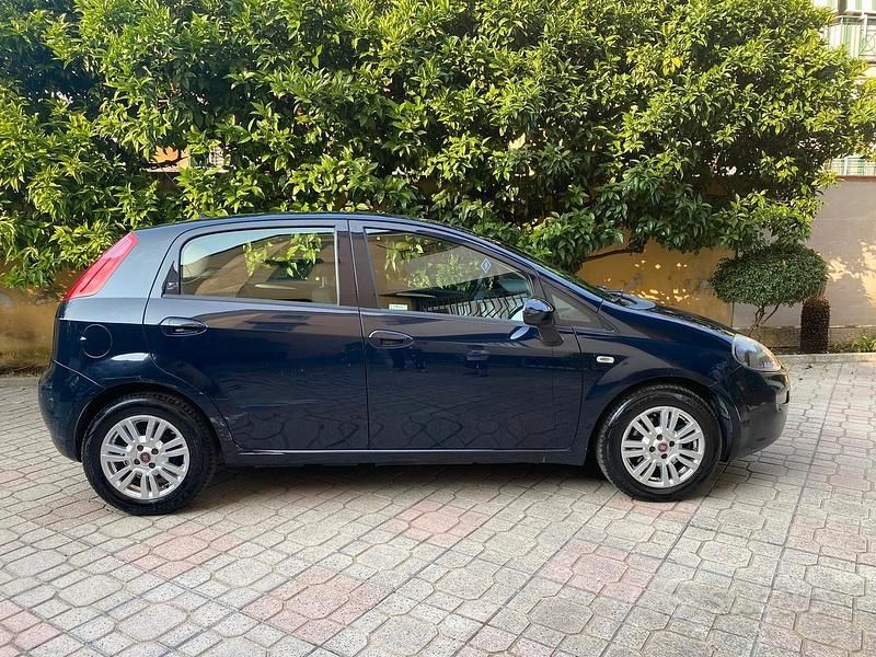 Usata Fiat Punto 95 CV (69 kW) 2016 Blu Utilitaria