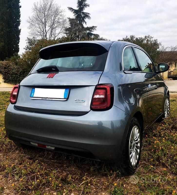 Usata Fiat 500e Red 42 kW (58 CV) 2021 Grigio Utilitaria