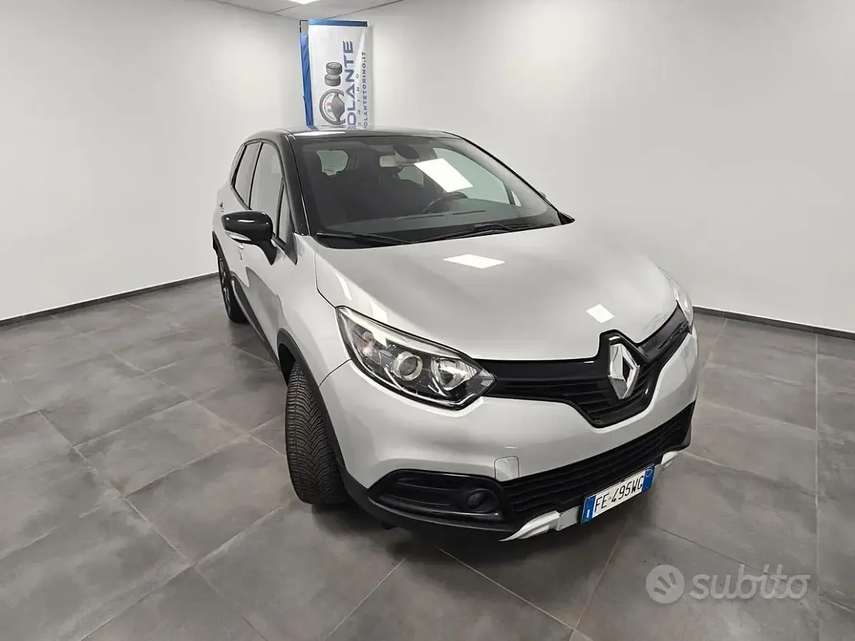 Usata Renault Captur Intens 90 CV (66 kW) 2016 Grigio SUV