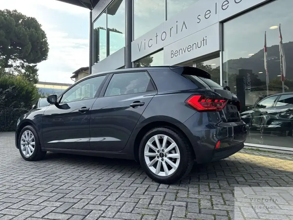 Usata Audi A1 116 CV (85 kW) 2024 Grigio SUV