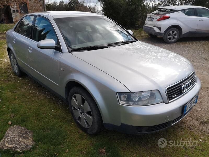 Usata Audi A4 Ambiente 180 CV (132 kW) 2001 Argento Berlina