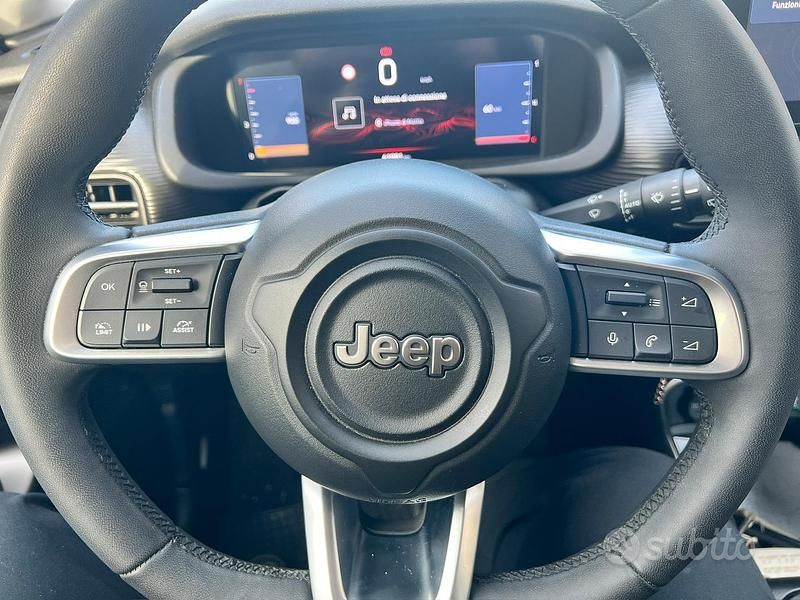 Usata Jeep Avenger Altitude 100 CV (73 kW) 2024 Grigio SUV