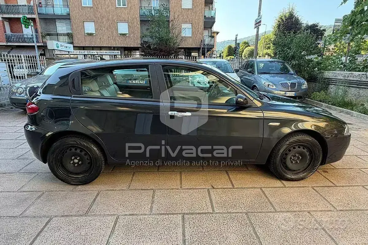Usata Alfa Romeo 147 150 CV (110 kW) 2006 Nero Utilitaria
