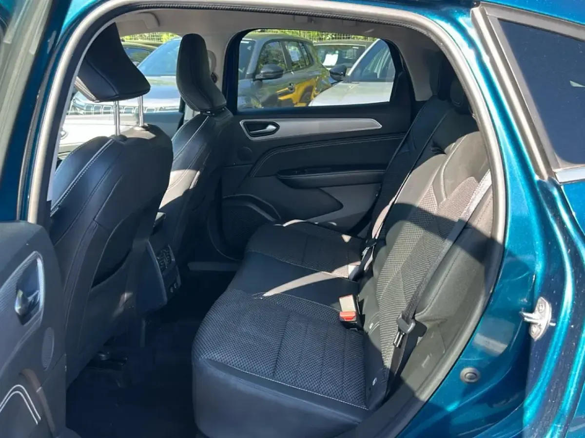 Usata Renault Clio Techno 145 CV (106 kW) 2023 Blu Utilitaria