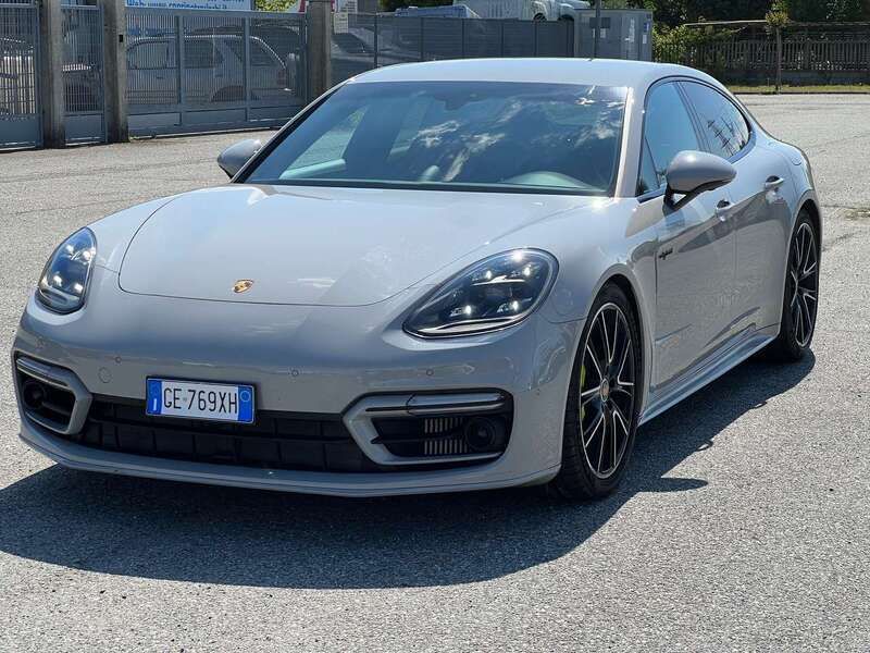 Usata Porsche Panamera 560 CV (411 kW) 2021 Bianco Berlina