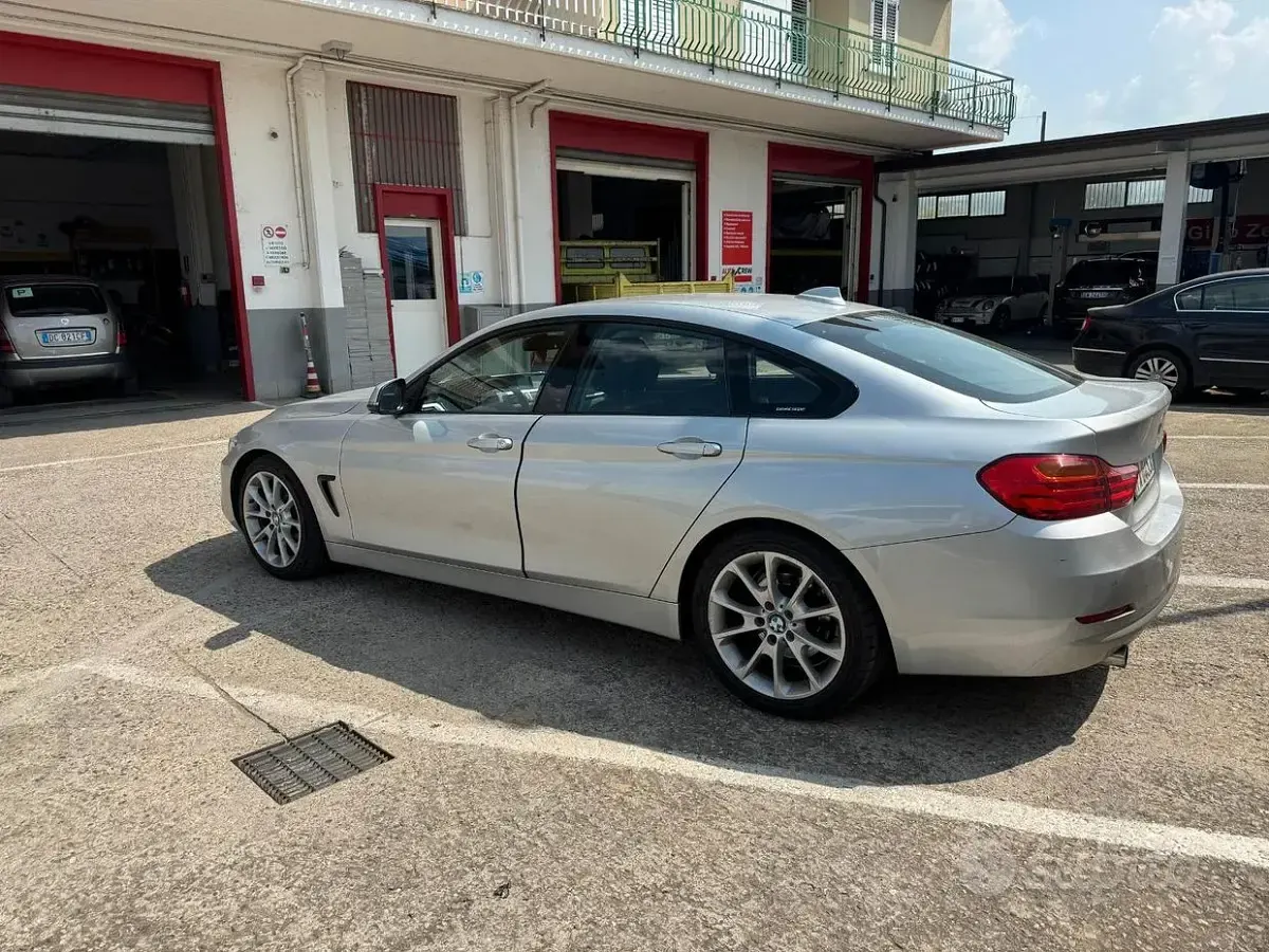 Usata BMW 2000 143 CV (105 kW) 2014 Grigio Berlina