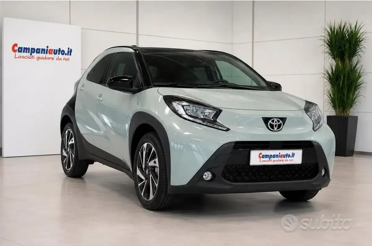 Nuova Toyota Aygo X Trend 72 CV (52 kW) 2026 Grigio SUV