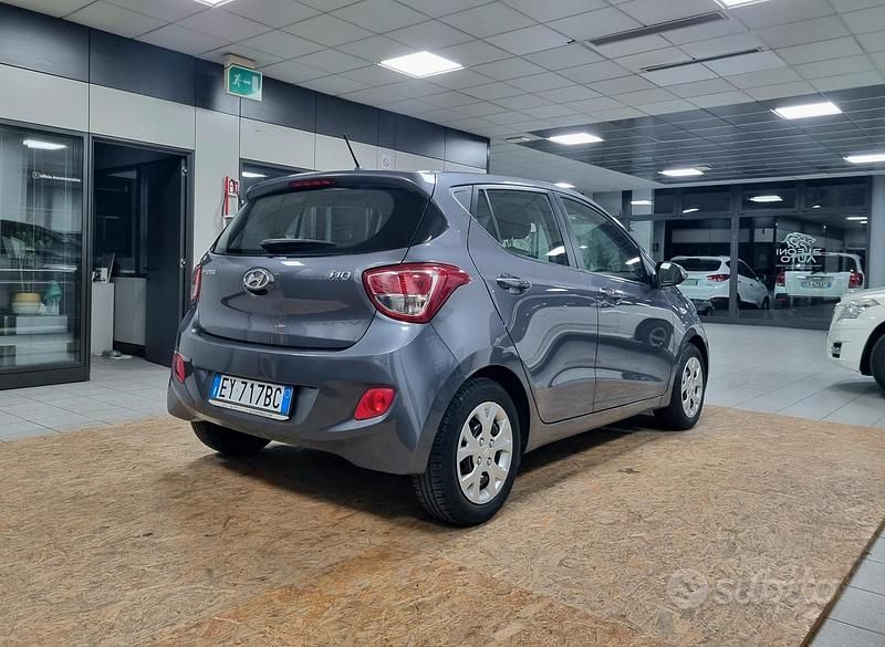 Usata Hyundai i10 Comfort 66 CV (48 kW) 2015 Grigio Utilitaria