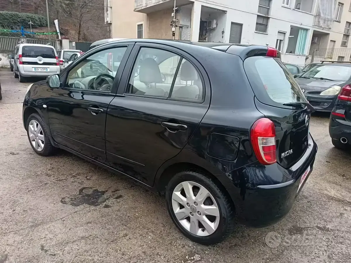 Usata Nissan Micra Comfort 80 CV (58 kW) 2012 Nero Utilitaria