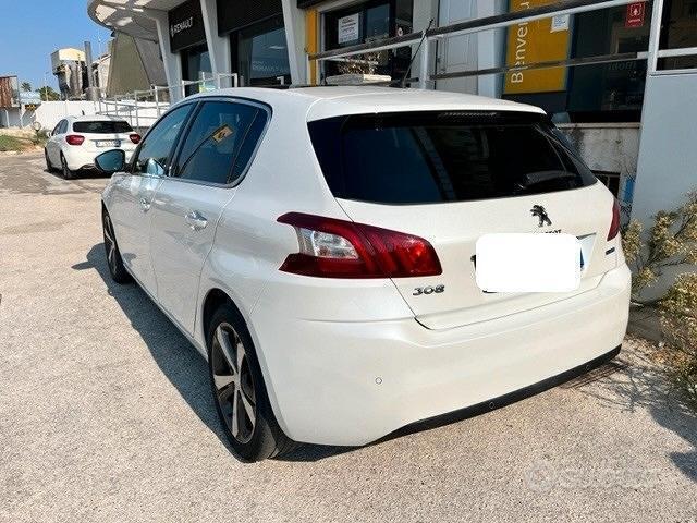 Usato 2015 Peugeot 308 1.6 Diesel 120 CV (10.500 €)