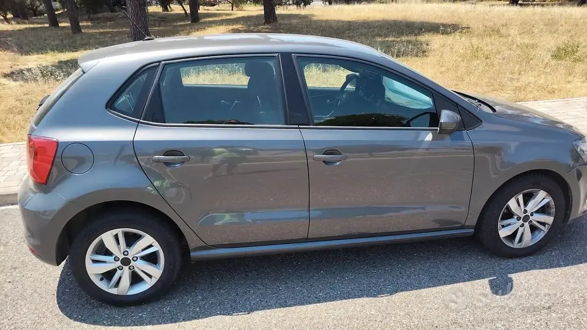 Usata VW Polo 75 CV (55 kW) 2017 Grigio Berlina