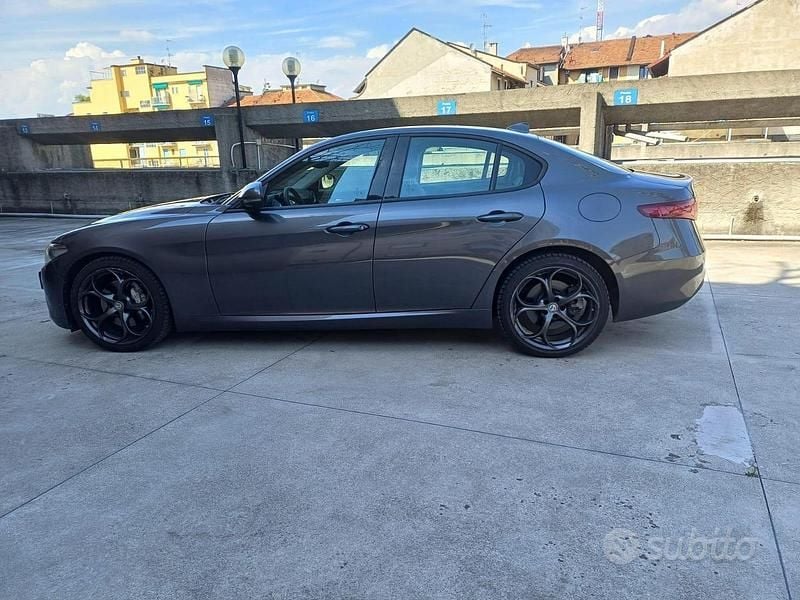 Usata Alfa Romeo Giulia 200 CV (147 kW) 2016 Berlina