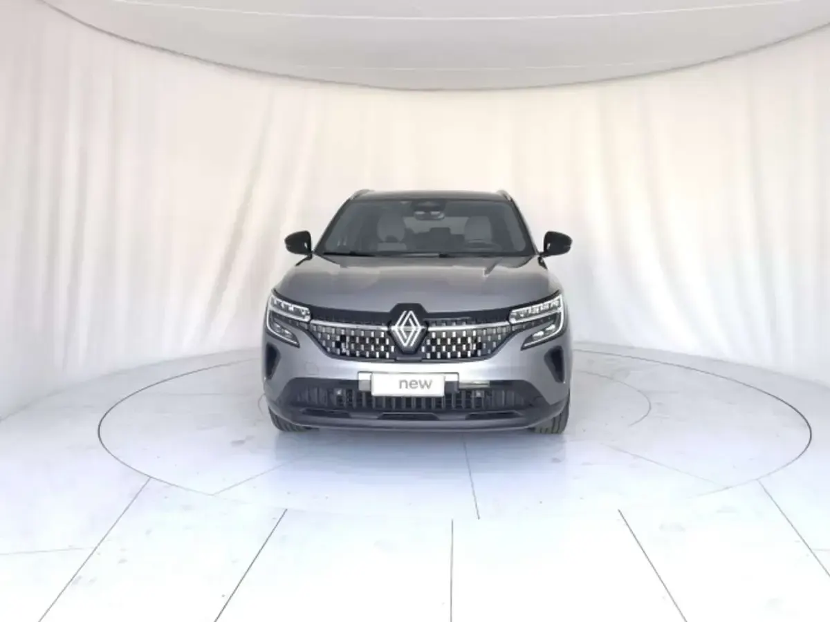 Usata Renault Austral Techno 131 CV (96 kW) 2023 Grigio scisto SUV