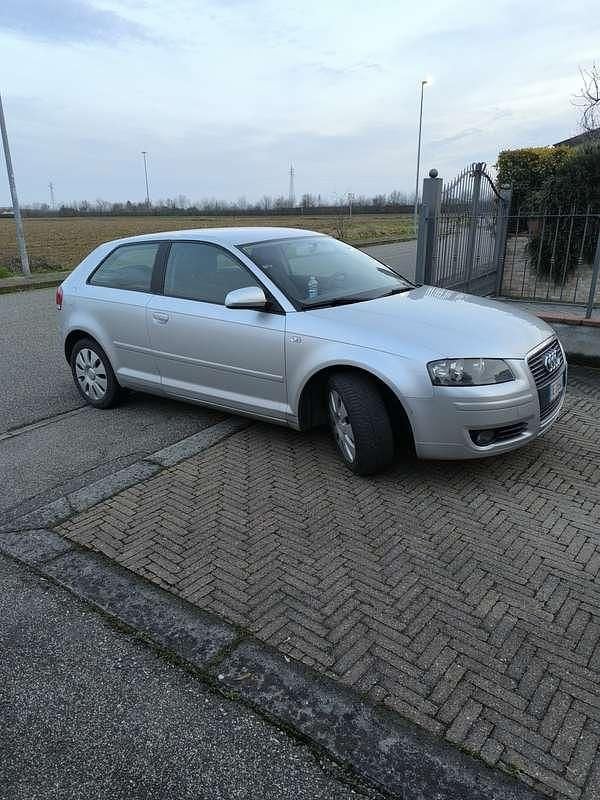 Usata Audi A3 Attraction 140 CV (102 kW) 2006 Argento Utilitaria