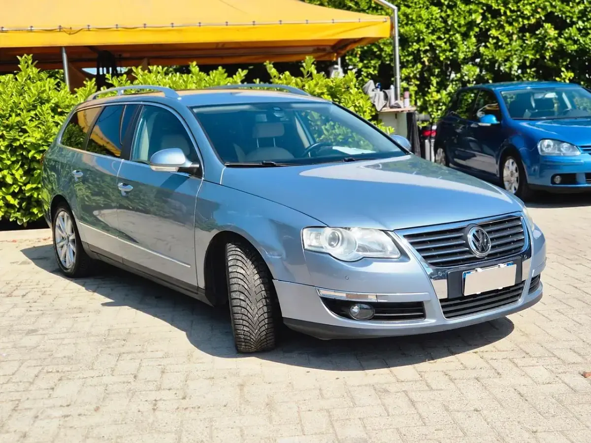 Usata VW Passat 140 CV (102 kW) 2009 Argento Station wagon