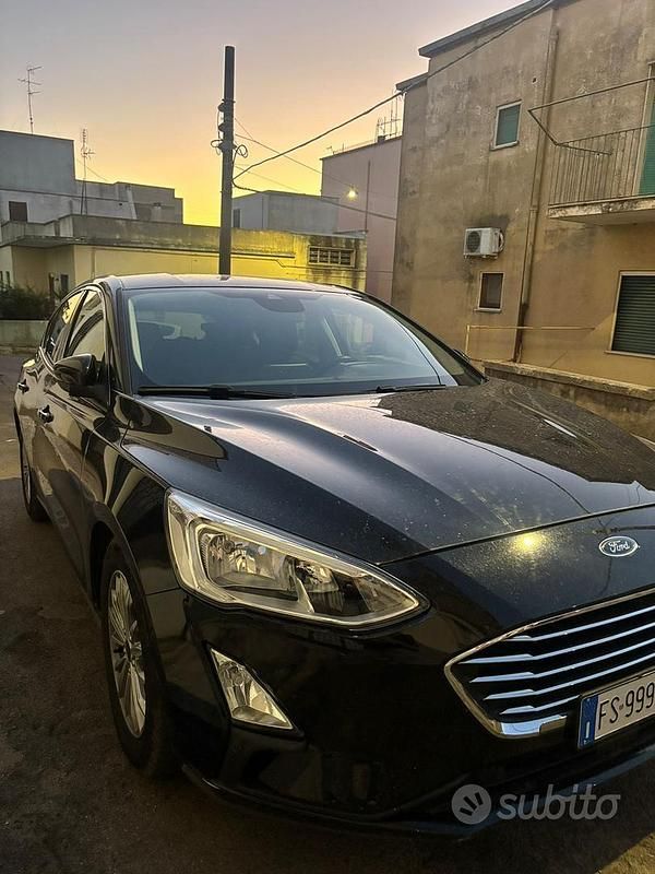 Usata Ford Focus 120 CV (88 kW) 2018 Nero Berlina