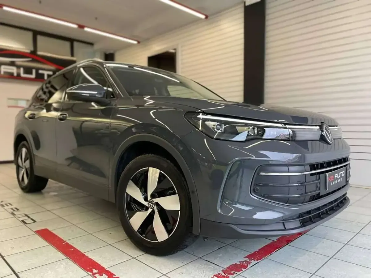 Usata VW Tiguan 150 CV (110 kW) 2024 Grigio SUV