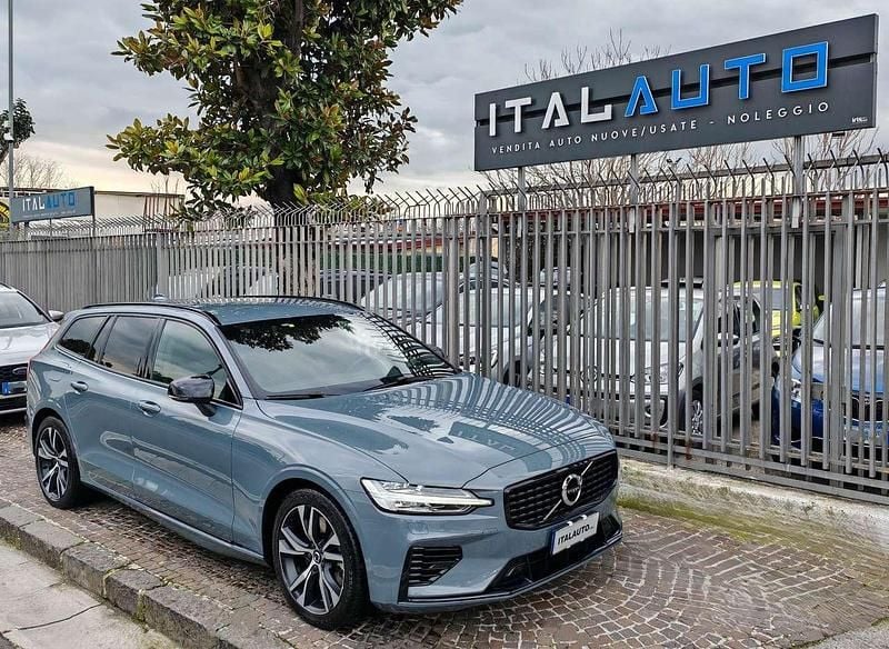 Usata Volvo V60 R-Design 303 CV (222 kW) 2021 Grigio Station wagon