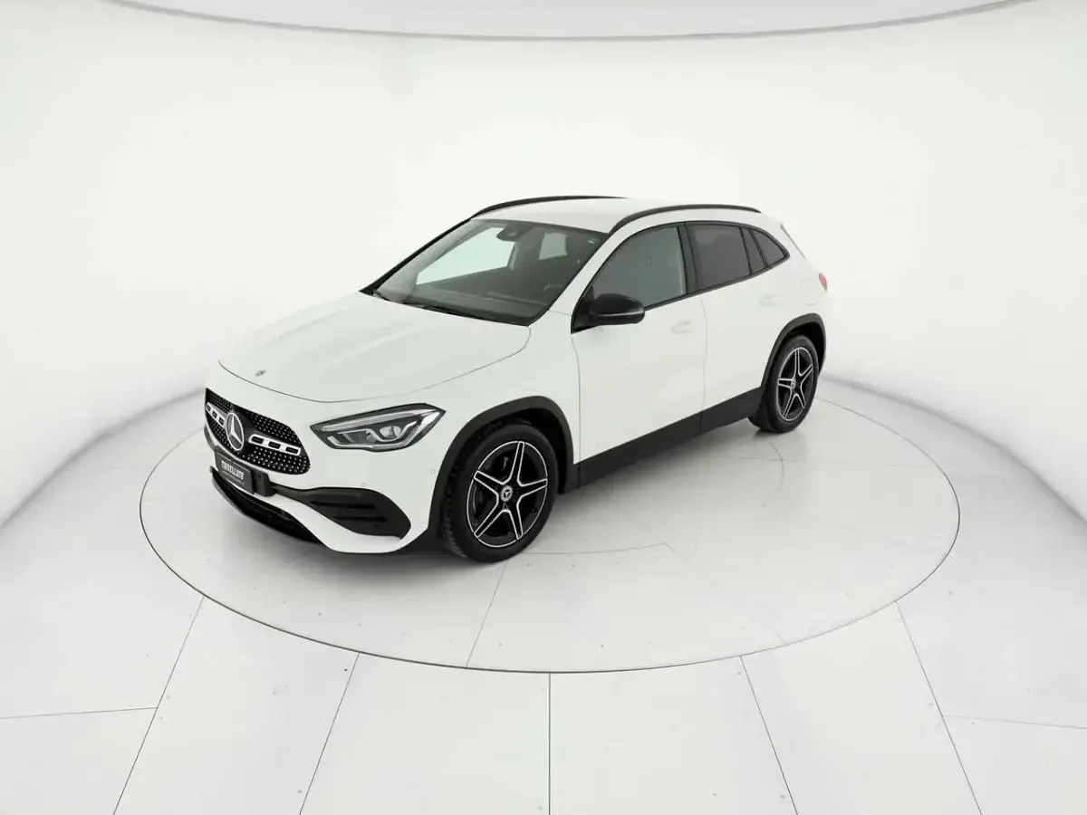 Usata Mercedes GLA200 Premium 150 CV (110 kW) 2022 Bianco SUV