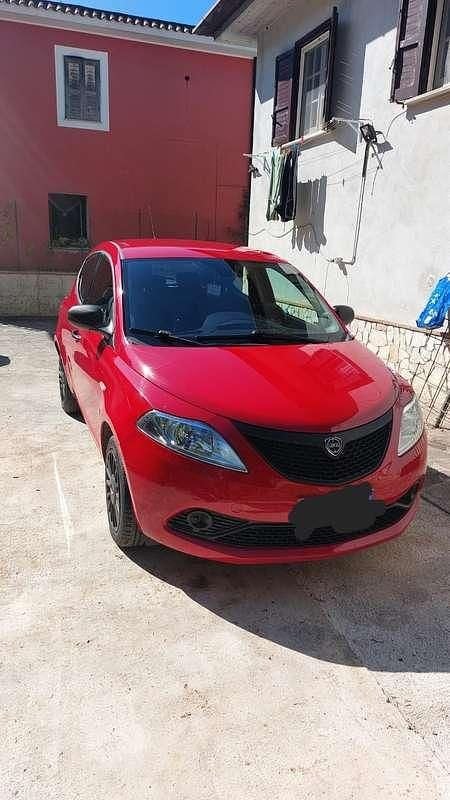 Usata 2018 Lancia Ypsilon Utilitaria | 8000 € (Ottimo prezzo) - Immagine 1/4
