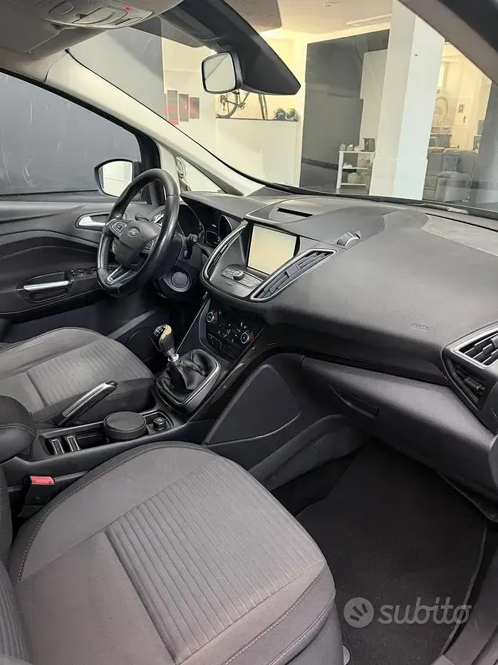 Usata Ford C-MAX 120 CV (88 kW) 2016 Grigio Monovolume
