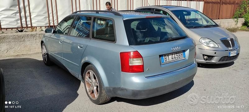 Usata Audi A4 130 CV (95 kW) 2002 Blu Berlina