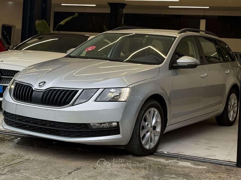 Usata Skoda Octavia Executive 116 CV (85 kW) 2018 Grigio Station wagon