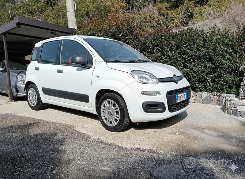 Bianco Usata 2015 Fiat Panda Tre volumi | 6499 € - Immagine 1/4
