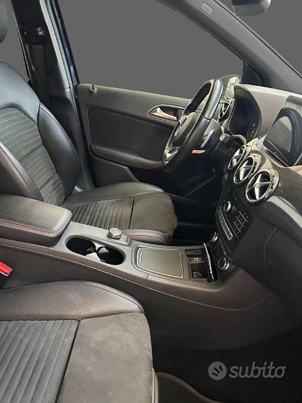 Usata Mercedes B180 Premium 109 CV (80 kW) 2018 Nero Monovolume