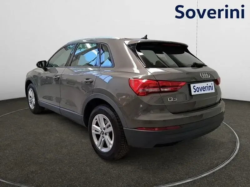 Usata Audi Q3 150 CV (110 kW) 2022 Grigio scuro SUV
