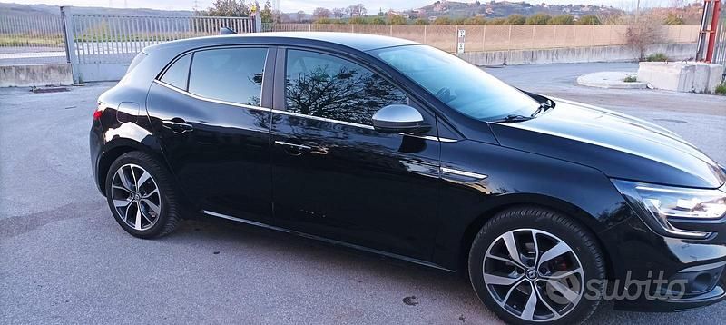 Usata Renault Mégane IV Bose Edition 110 CV (80 kW) 2018 Nero Berlina